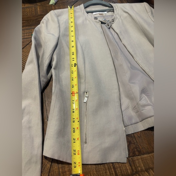 Calvin Klein Women's Beige Blazer in size 8. Great condition! - Picture 10 of 10